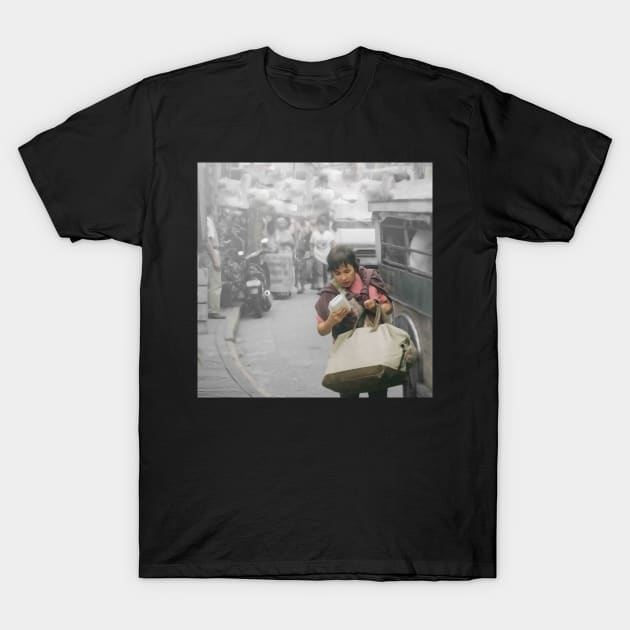 ekstra living homeless T-Shirt by EksTra